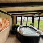 Wood Pool & Holiday home *