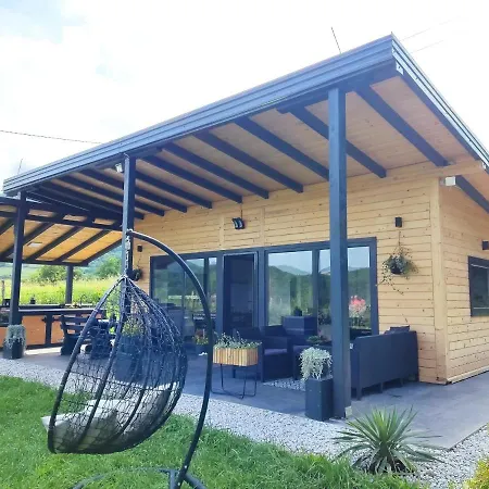 Wood Pool & Semesterbostad Visoko