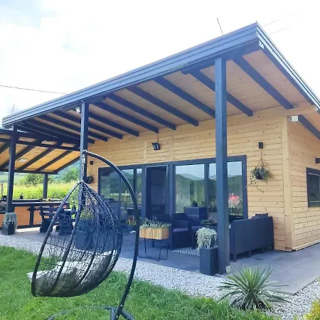 Wood Pool & Ferienhaus Visoko