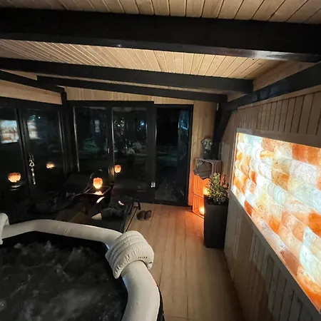 בית נופש Wood Pool &