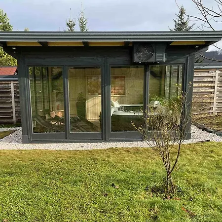 Wood Pool & Ferienhaus Visoko